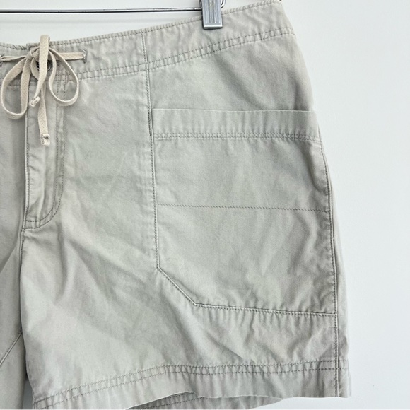 ♦️SOLD♦️PATAGONIA Gray 100% Organic Cotton Flat Front Drawstring Casual Shorts - Picture 3 of 13